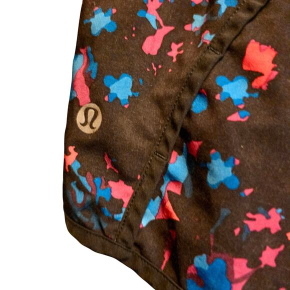 Lululemon running shorts size 2 - Picture 4 of 5